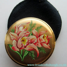 Load image into Gallery viewer, 1950s Melissa Powder Compact with Pink Lilies Flowers
