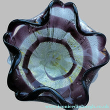 Load image into Gallery viewer, Vintage 1950s BAROVIER AND TOSO Murano Glass Bowl 
