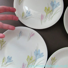 Load image into Gallery viewer, 1950s Norwegian Figgjo Flint Crocus Pattern Side Plate
