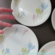 Load image into Gallery viewer, 1950s Norwegian Figgjo Flint Crocus Pattern Side Plate
