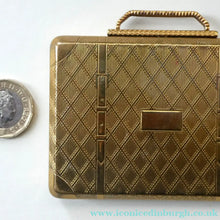 Load image into Gallery viewer, Pretty 1950s Novelty KIGU Vintage Powder Compact in the Shape of a Handbag or Wee Case. PRISTINE
