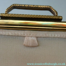 Load image into Gallery viewer, Pretty 1950s Novelty KIGU Vintage Powder Compact in the Shape of a Handbag or Wee Case. PRISTINE
