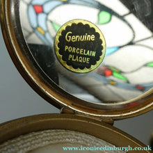 Load image into Gallery viewer, MASCOT Brand. Vintage 1950s POWDER COMPACT with Porcelain Plaque on the LID. Red Rose
