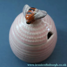 Load image into Gallery viewer, 1950s SHORTER AND SONS Set of Three Matching Miniature Beehive Honey Pots in Pastel Colours
