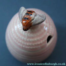 Load image into Gallery viewer, 1950s SHORTER AND SONS Set of Three Matching Miniature Beehive Honey Pots in Pastel Colours
