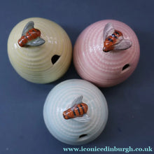 Load image into Gallery viewer, 1950s SHORTER AND SONS Set of Three Matching Miniature Beehive Honey Pots in Pastel Colours
