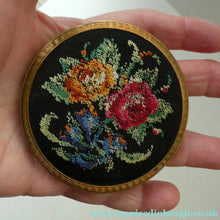 Load image into Gallery viewer, Pretty 1950s Vintage Powder Compact with Tapestry Petit Point Lid. Made by STRATTON
