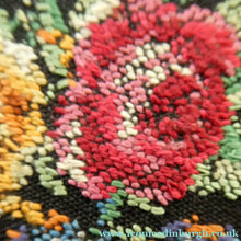Load image into Gallery viewer, Pretty 1950s Vintage Powder Compact with Tapestry Petit Point Lid. Made by STRATTON
