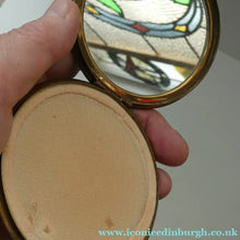 Load image into Gallery viewer, Pretty 1950s Vintage Powder Compact with Tapestry Petit Point Lid. Made by STRATTON
