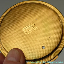 Load image into Gallery viewer, MASCOT Brand. Vintage 1950s POWDER COMPACT with Marblised Lucite Lid with Golden Leaves Garland
