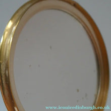 Load image into Gallery viewer, MASCOT Brand. Vintage 1950s POWDER COMPACT with Marblised Lucite Lid with Golden Leaves Garland
