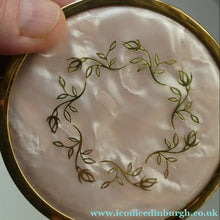 Load image into Gallery viewer, MASCOT Brand. Vintage 1950s POWDER COMPACT with Marblised Lucite Lid with Golden Leaves Garland
