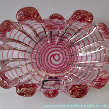 Load image into Gallery viewer, BAROVIER &amp; TOSO; Vintage Zebrati Murano Art Glass Grosse Costolature Clamshell Bowl 
