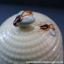 Load image into Gallery viewer, 1960s Beswick Honey Pot in the Shape of a Round Beehive
