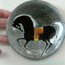 Load image into Gallery viewer, 1960s CHELSEA Studio Pottery (Joyce Morgan) Decorative Wall Plate: Hand-Painted Horse Design
