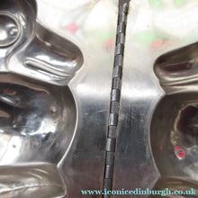 Load image into Gallery viewer, Vintage DUTCH Vormenfabriek Tilburg Tin Chocolate Mould in the Shape of a Little Duckling
