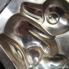 Load image into Gallery viewer, Vintage DUTCH Vormenfabriek Tilburg Tin Chocolate Mould in the Shape of a Little Duckling
