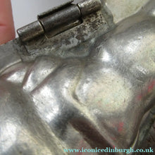 Load image into Gallery viewer, Vintage DUTCH Vormenfabriek Tilburg Tin Chocolate Mould in the Shape of a Little Rabbit
