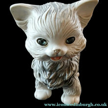 Load image into Gallery viewer, Edeard Mobley White Cat 1960 with Squeaky Noise
