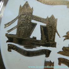 Load image into Gallery viewer, Vintage 1960s Powder Compact. Famous London Tourist Sites Unused
