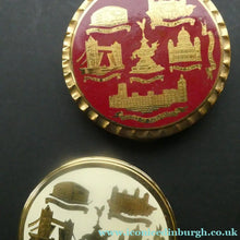 Load image into Gallery viewer, Vintage KIGU Compact with Images of Famous Tourist Sites in LONDON 1960s
