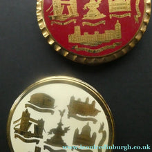Load image into Gallery viewer, Vintage 1960s Powder Compact. Famous London Tourist Sites Unused
