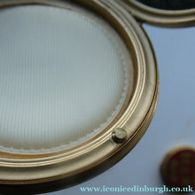 Load image into Gallery viewer, Vintage 1960s Powder Compact. Famous London Tourist Sites Unused

