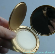 Load image into Gallery viewer, Vintage 1960s Powder Compact. Famous London Tourist Sites Unused
