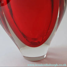 Load image into Gallery viewer, 1960s Murano SOMMERSO Fish Tail Vase. Red Glass Cased with Clear. 8 inches high
