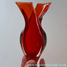 Load image into Gallery viewer, 1960s Murano SOMMERSO Fish Tail Vase. Red Glass Cased with Clear. 8 inches high
