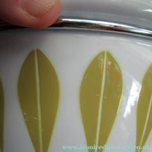 Load image into Gallery viewer, Vintage 1960s Catherineholm Casserole Dish Lotus Pattern
