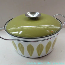 Load image into Gallery viewer, Vintage 1960s Catherineholm Casserole Dish Lotus Pattern
