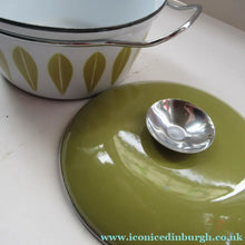 Load image into Gallery viewer, Vintage 1960s Catherineholm Casserole Dish Lotus Pattern
