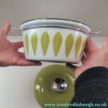 Load image into Gallery viewer, Vintage 1960s Catherineholm Casserole Dish Lotus Pattern

