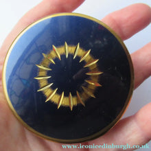 Load image into Gallery viewer, 1960s Powder Compact with Incised Gold Abstract Ring Pattern 
