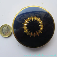 Load image into Gallery viewer, 1960s Powder Compact with Incised Gold Abstract Ring Pattern 
