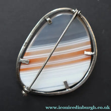 Load image into Gallery viewer, Vintage 1960s Scottish Polished Agate Brooch with Fine 925 Silver Surround
