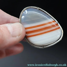 Load image into Gallery viewer, Vintage 1960s Scottish Polished Agate Brooch with Fine 925 Silver Surround

