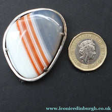 Load image into Gallery viewer, Vintage 1960s Scottish Polished Agate Brooch with Fine 925 Silver Surround

