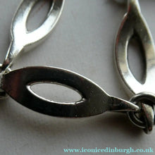 Load image into Gallery viewer, Vintage 1960s Scottish Silver Necklace. With Edinburgh Hallmark 1967
