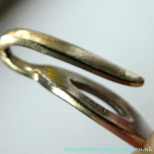 Load image into Gallery viewer, Vintage 1960s Scottish Silver Necklace. With Edinburgh Hallmark 1967

