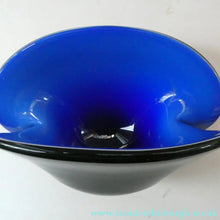Load image into Gallery viewer, Stunning 1950s SEGUSO DALLA VENEZIA Murano Clam Shell Vase. Rare Blue Colour
