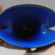 Load image into Gallery viewer, Stunning 1950s SEGUSO DALLA VENEZIA Murano Clam Shell Vase. Rare Blue Colour
