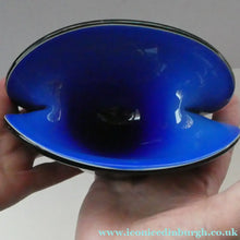 Load image into Gallery viewer, Stunning 1950s SEGUSO DALLA VENEZIA Murano Clam Shell Vase. Rare Blue Colour
