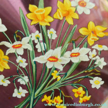 Load image into Gallery viewer, 1960s Stratton POWDER COMPACT with Purple Enamel Background &amp; Posy of Daffodils Design
