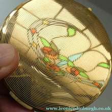 Load image into Gallery viewer, 1960s Stratton POWDER COMPACT with Purple Enamel Background &amp; Posy of Daffodils Design
