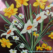 Load image into Gallery viewer, 1960s Stratton POWDER COMPACT with Purple Enamel Background &amp; Posy of Daffodils Design
