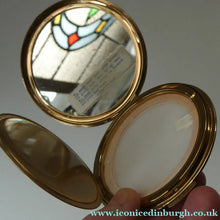 Load image into Gallery viewer, 1960s Stratton POWDER COMPACT with Purple Enamel Background &amp; Posy of Daffodils Design
