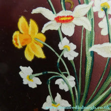 Load image into Gallery viewer, 1960s Stratton POWDER COMPACT with Purple Enamel Background &amp; Posy of Daffodils Design
