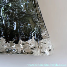 Load image into Gallery viewer, 1960s WHITEFRIARS "PYRAMID" vase by Geoffrey Baxter; 7 inches in height

